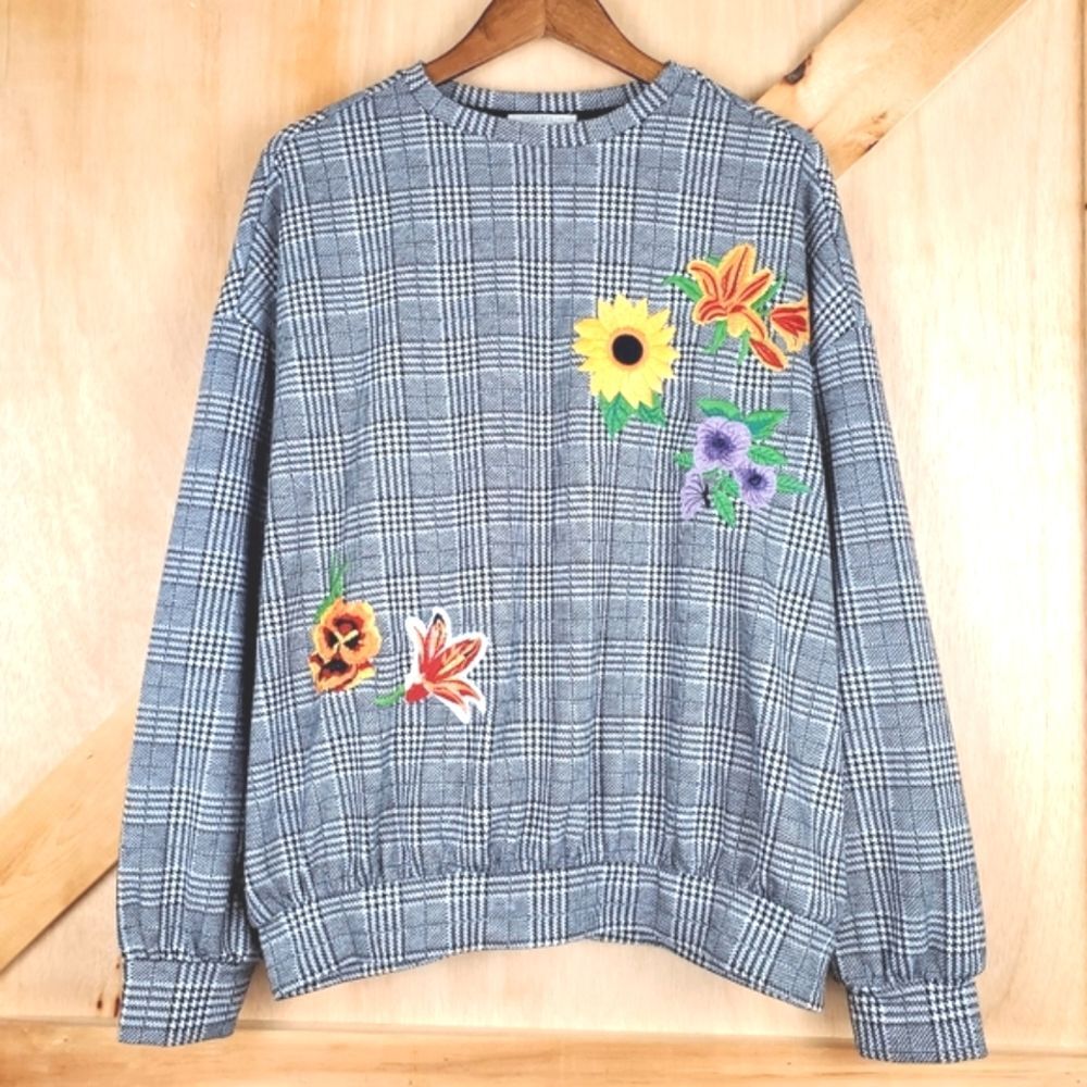 ZARA Trafaluc Plaid Floral Embroidered Sweatshirt | Size S